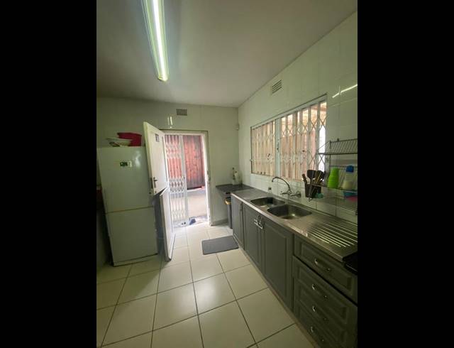 3 BEDROOM HOUSE FOR SALE IN GLENWOOD